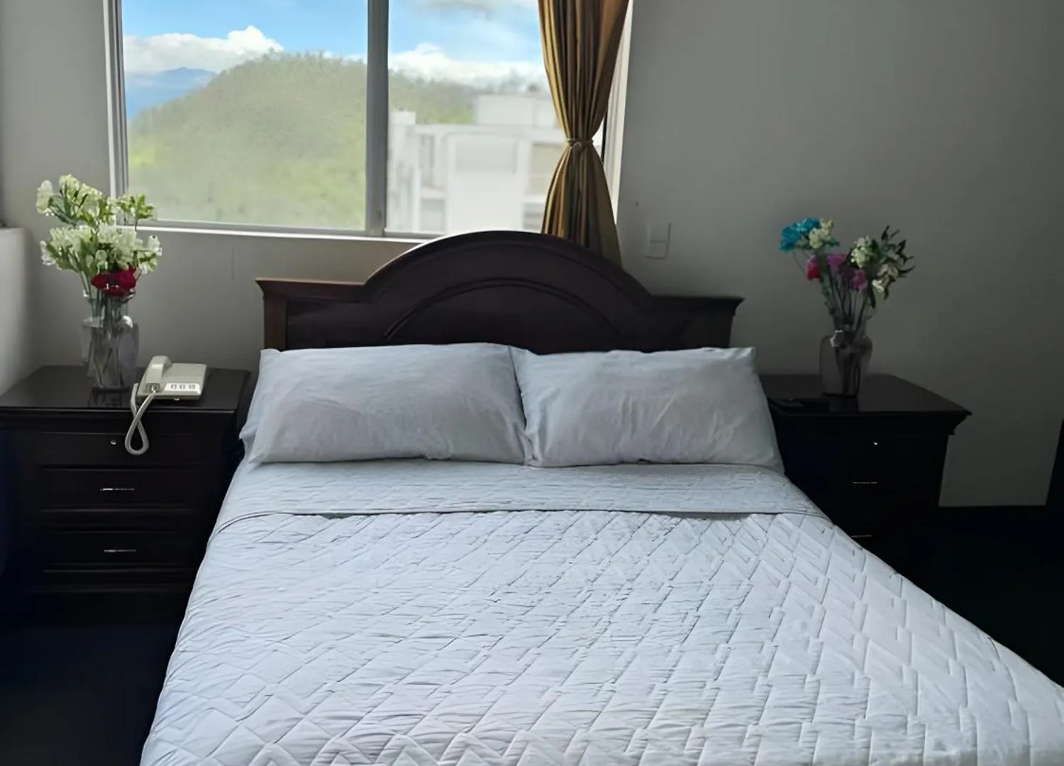 Hotel Gonzalez Suarez En Quito By Lauza