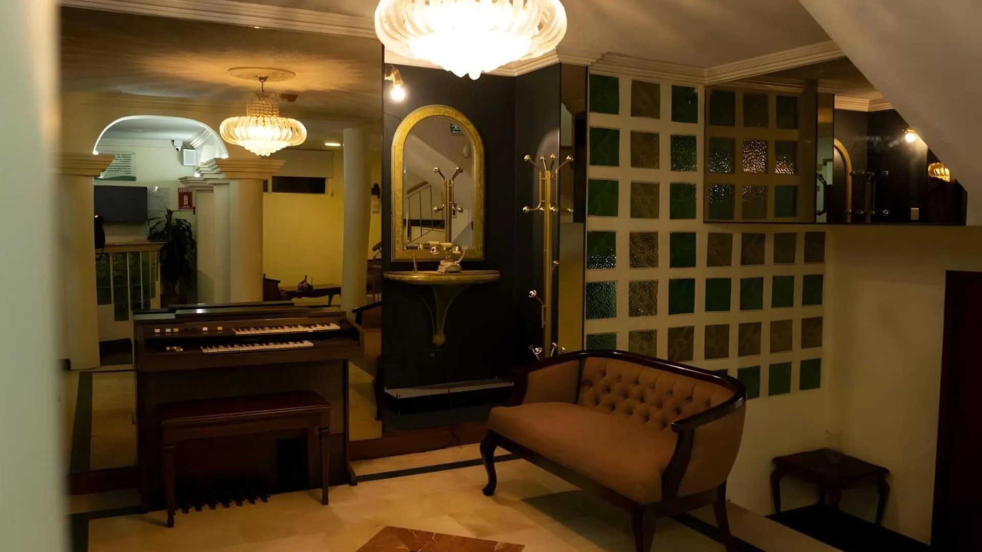 Hotel Gonzalez Suarez En Quito By Lauza