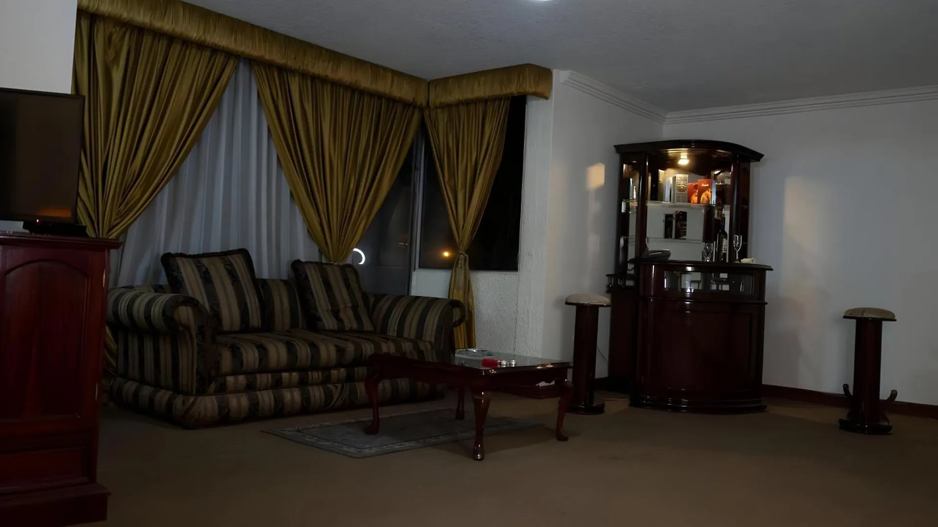 Hotel Gonzalez Suarez En Quito By Lauza