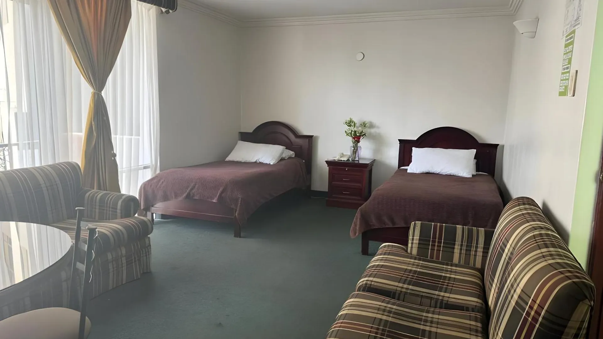 Hotel Gonzalez Suarez En Quito By Lauza